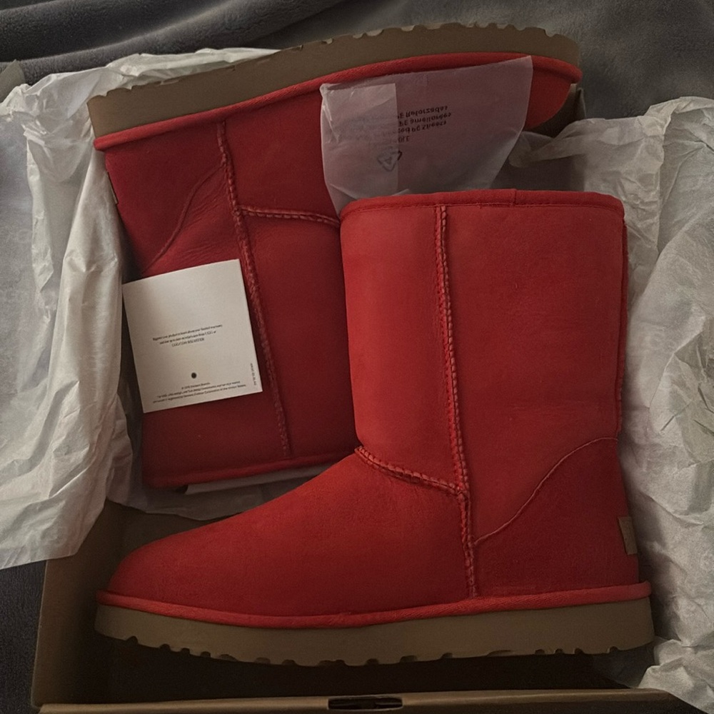 Never worn uggs